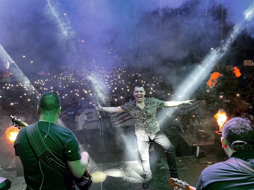 Roban al cantante de música popular, Alzate, tras concierto