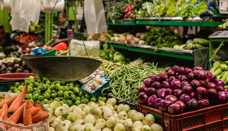 Alerta por alza de precios y escasez de alimentos por bloqueo en la vía ...