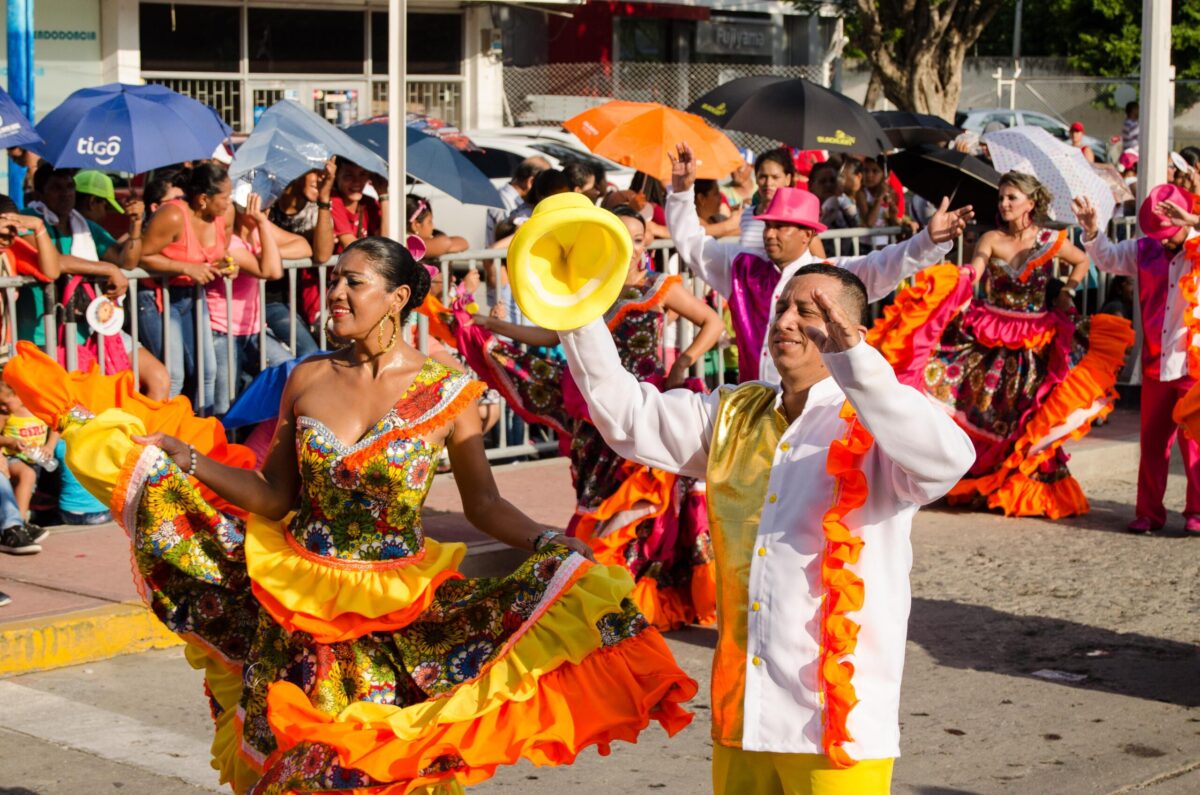 Fiestas del Mar en Santa Marta más de 80 comparsas en el desfile folclórico Agenciapi.co