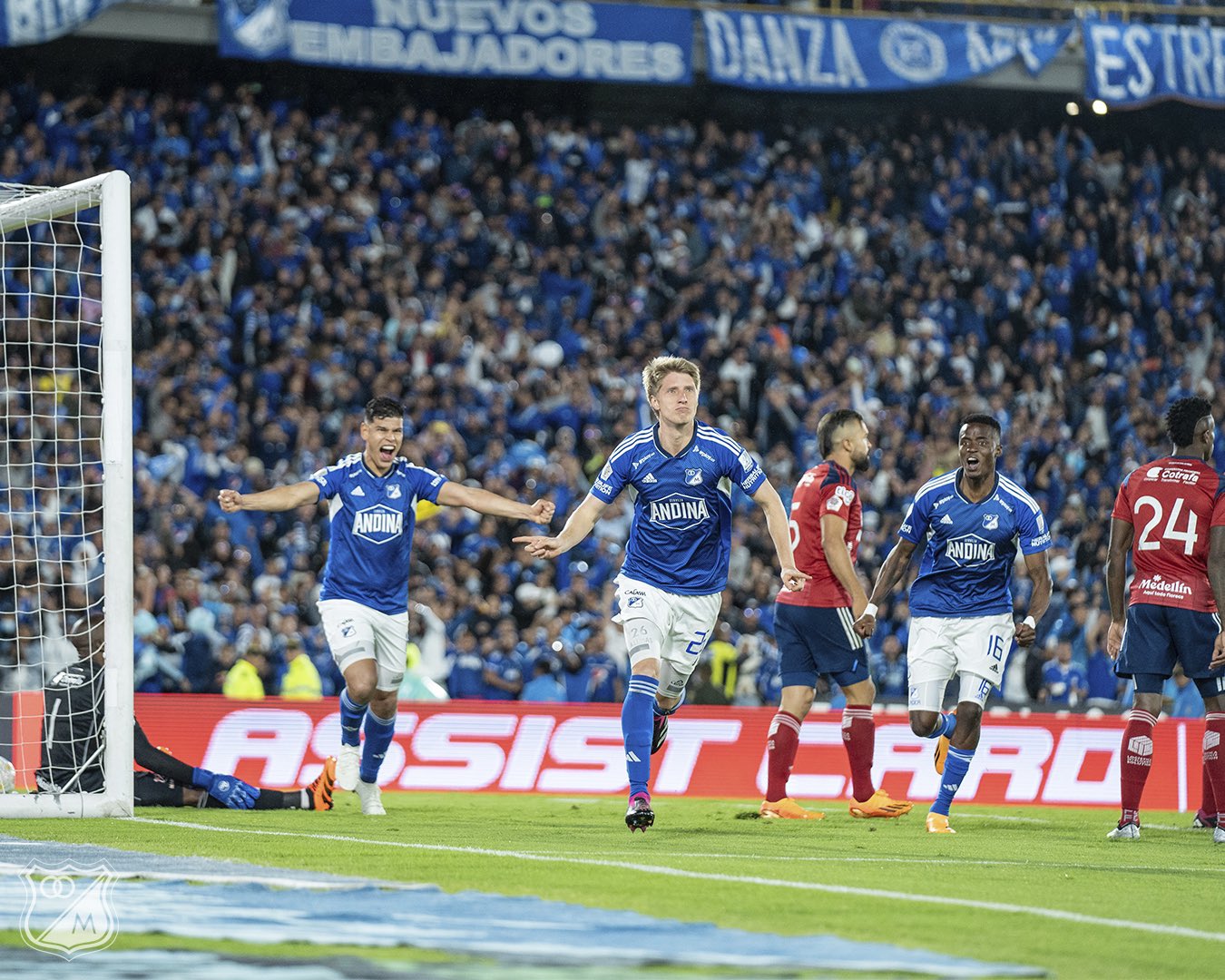 Millonarios primer finalista de la liga tras vencer 2-1 a Medellín