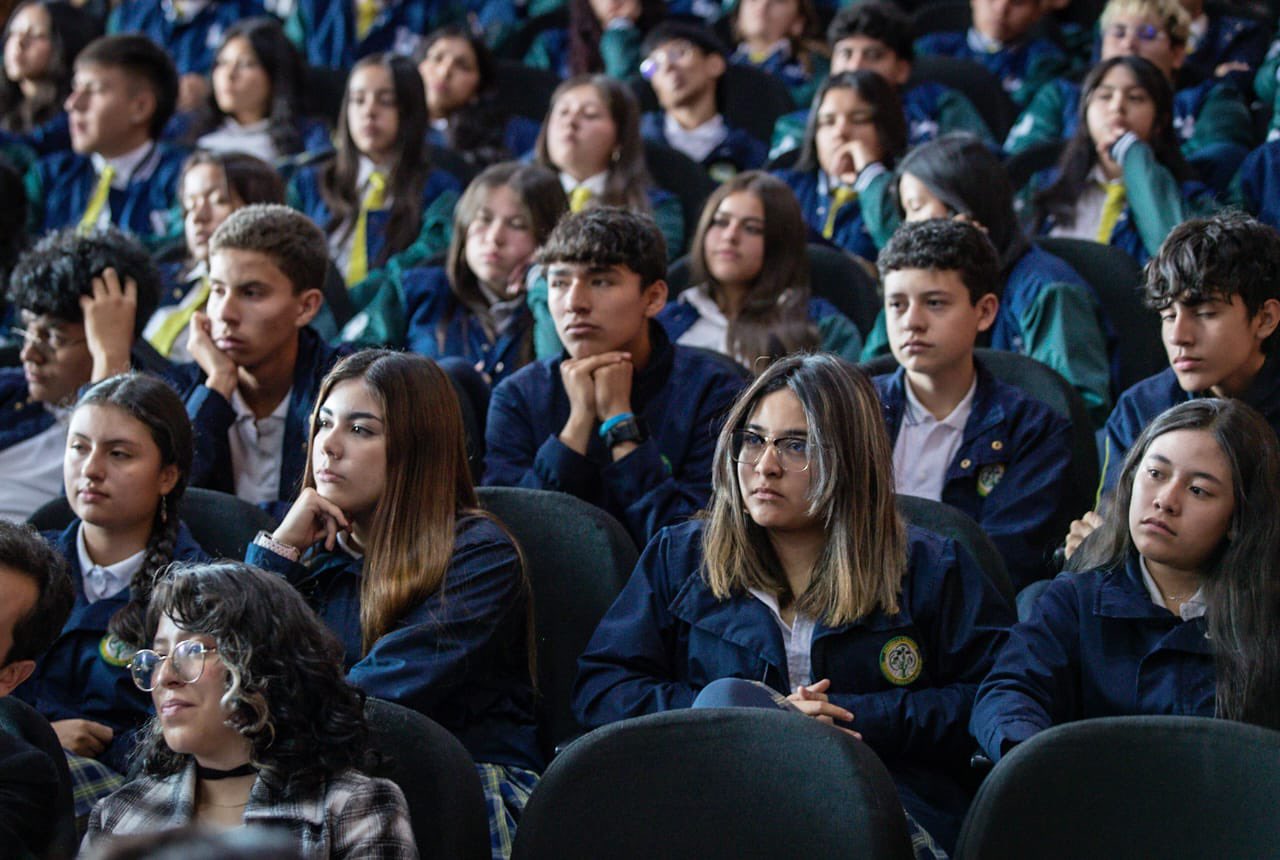 Así se puede acceder a las 39.700 becas gratuitas en universidades que ...
