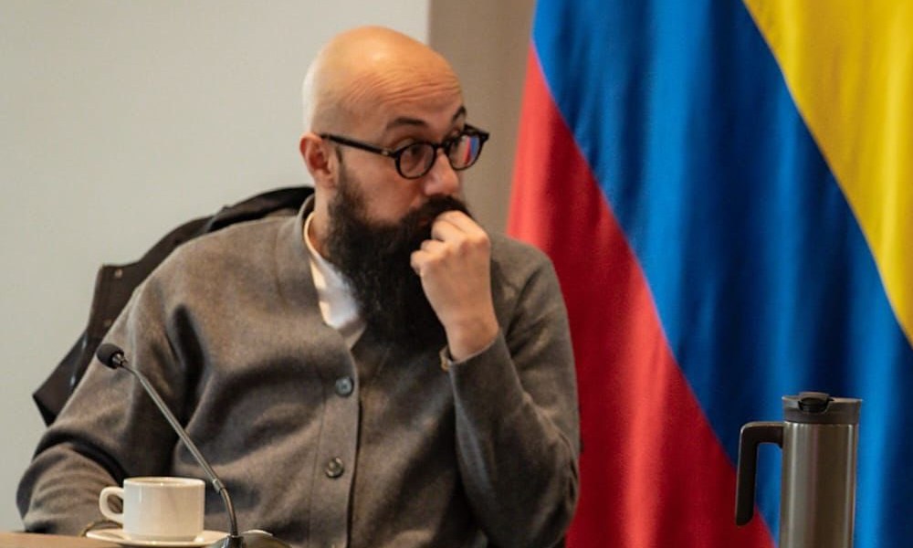 Carlos Carrillo denuncia presunta extorsión de $2.000 millones en contrato del Fondo Adaptación