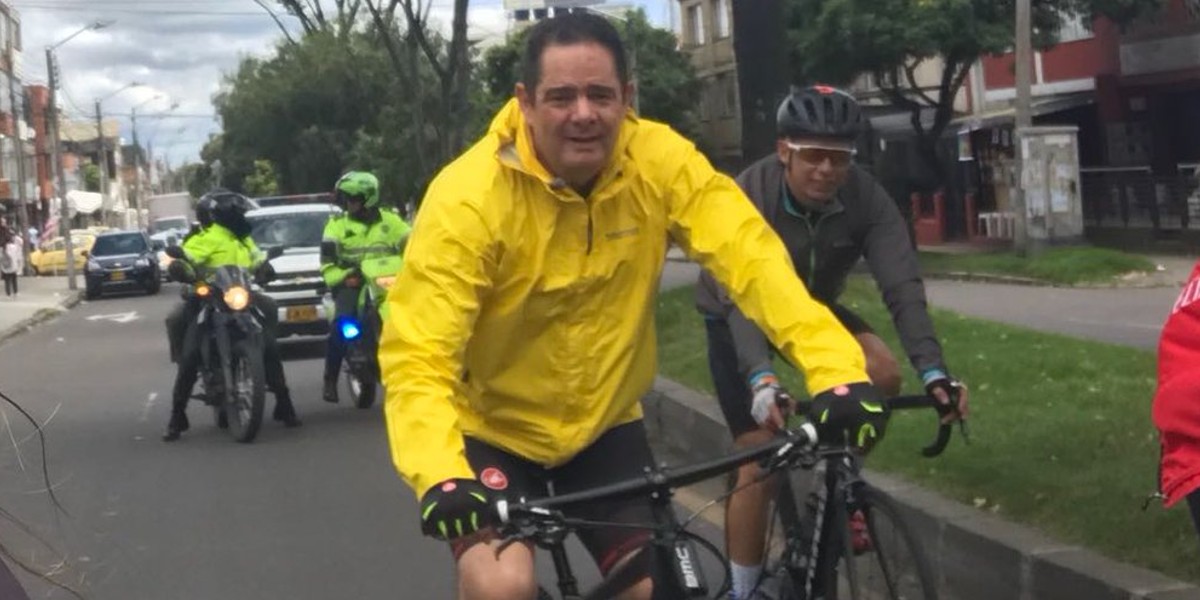 Accidente del expresidente Vargas Lleras en bicicleta/@miboyaca_co