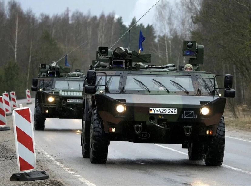 Vehículos militares de refuerzo del grupo de batalla de la OTAN dirigido por Alemania llegan a la base militar de Rukla, en Lituania / Foto: Reuters