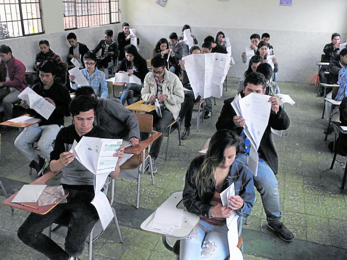 Estudiantes presentando Pruebas Saber Icfes / Portafolio