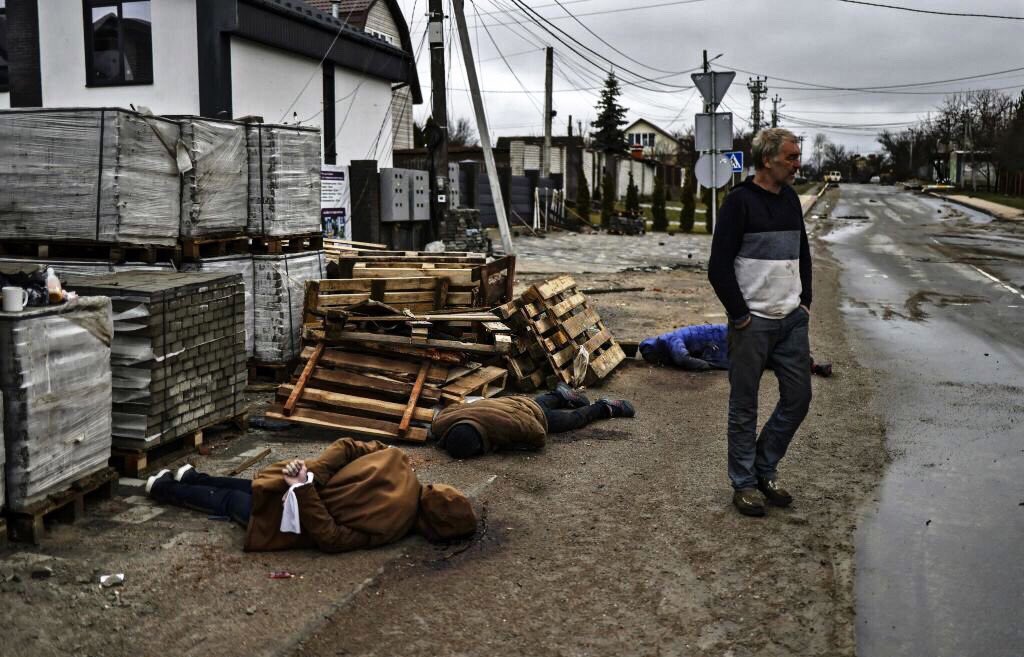 Cuerpos de civiles hallados tras la liberación de las tropas rusas de Bucha / AFP