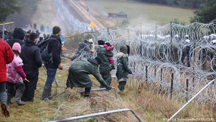 Desplazamientos de Ucrania a países fronterizos tras invasión rusa / Foto: Reuters
