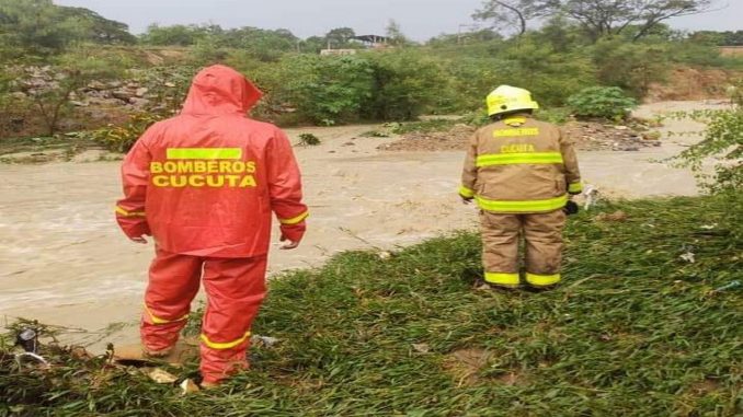 Búsqueda a niño que fue arrasado por un arroyo en Cúcuta