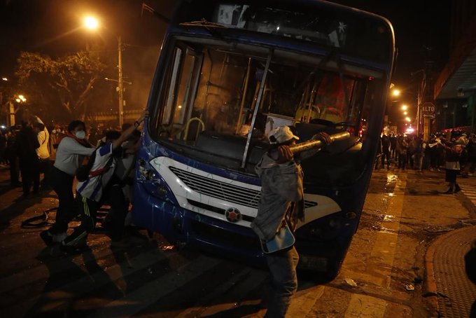 Bus quemado en Guatemala