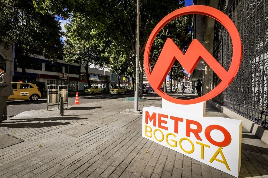 https://www.facebook.com/MetroBogota