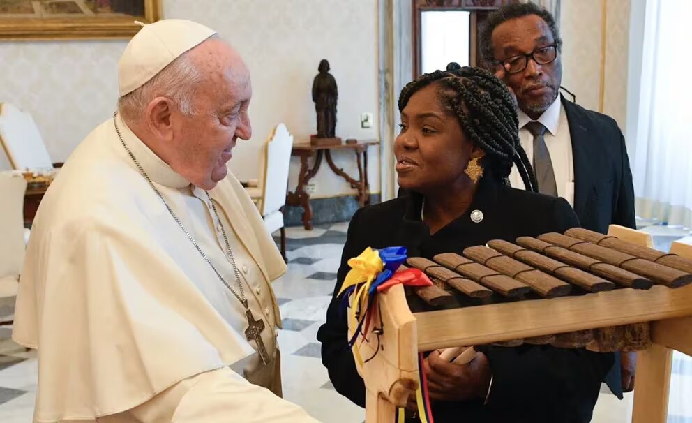 REGALO DE FRANCIA AL PAPA