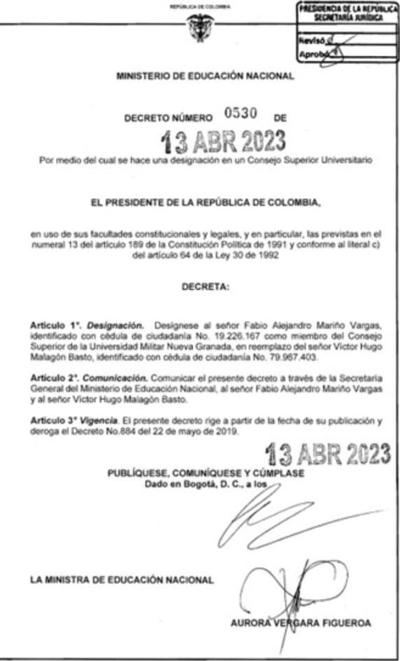 Facsimil del decreto de nombramiento de Fabio Mariño en la Universidad Militar