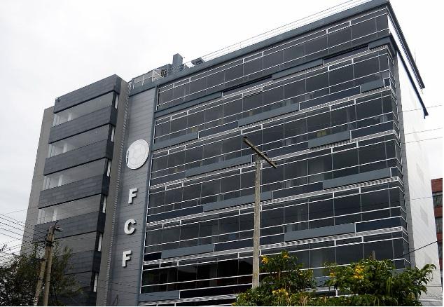 Fachada del edificio de la FCF.