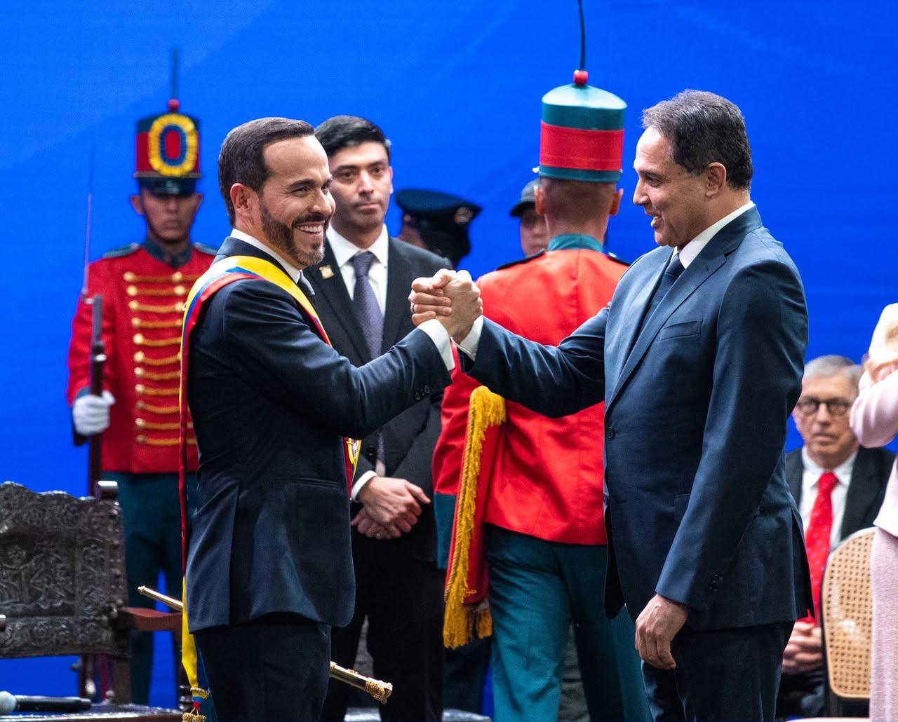 Abelardo de la Espriella, presidente de Colombia junto a Honorio Henríquez, presidente del Congreso. Presidencia de la República.