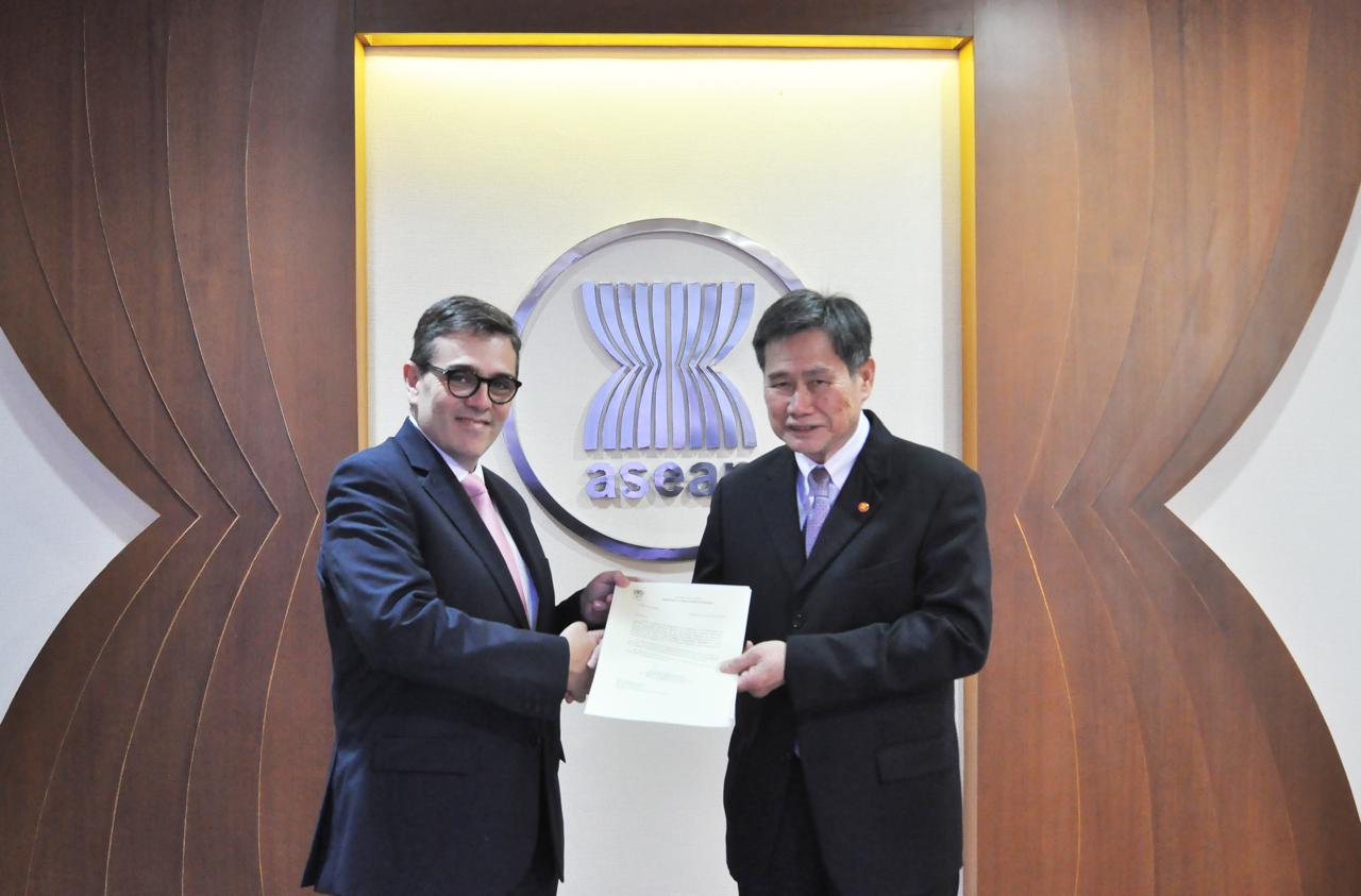 Juan Camilo Valencia González se desempeñó entre diciembre de 2018 y octubre de 2022 como embajador extraordinario y plenipotenciario de Colombia ante Indonesia.