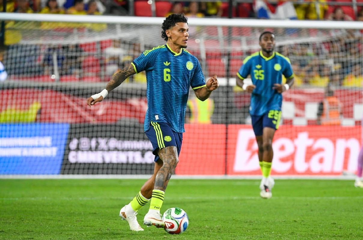 Richard Ríos en partido contra Paraguay. FCF.