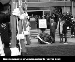 FOTO CAPITAN EDUARDO TORRES SCAFF  EN BLANCO Y NEGRO