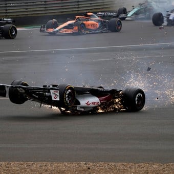 Accidente en GP de Gran Bretaña/Clarin