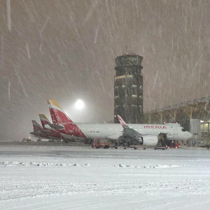 Aeropuerto de Madrid con nieve