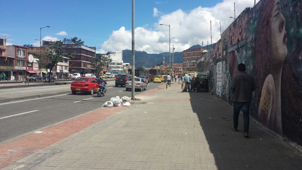 Cadáver encontrado en bolsas en Avenida Caracas/La FM