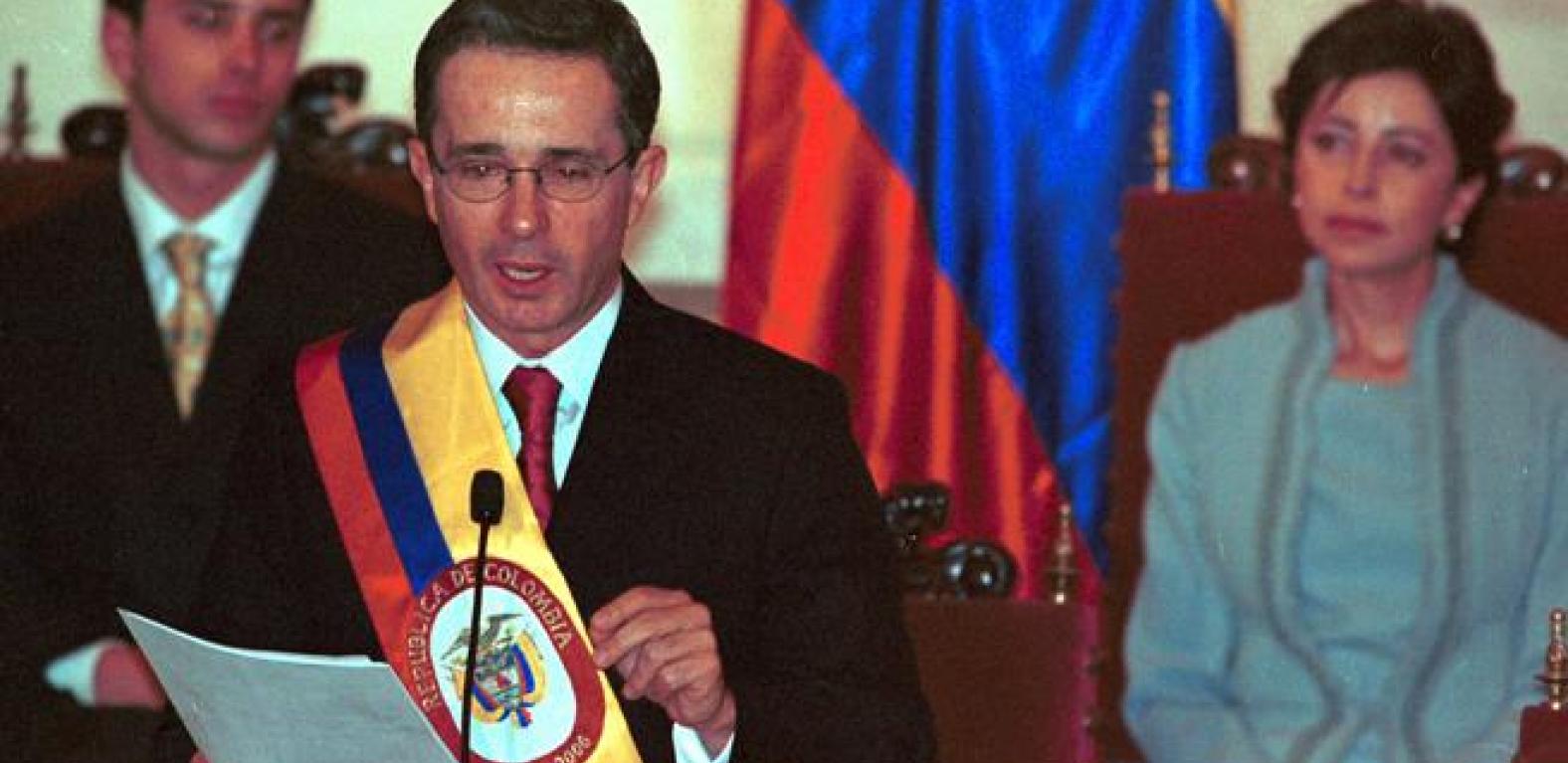 El plan de Álvaro Uribe para mantenerse en el poder | Agencia de ...