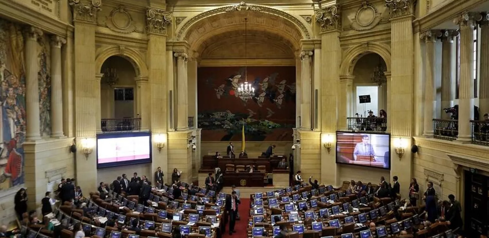 Jugadas de los congresistas que no quisieron reducir sus vacaciones