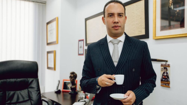 Abogado Víctor Mosquera