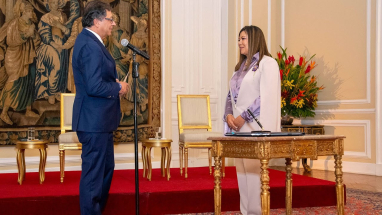 Presidente Gustavo Petro y Luz Adriana Camargo, fiscal de la República