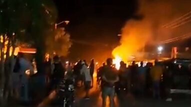 Manifestaciones en sede del Partido Comunista en Morón en Cuba