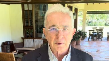 Álvaro Uribe citado por masacres de El Aro y La Granja