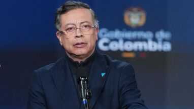 Petro responde a De la Espriella por Fuerzas Militares
