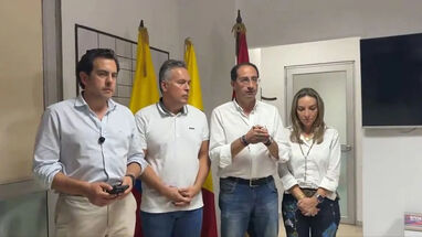 El ministro del Interior, Rodrigo Lara; el alcalde de Pereira, Mauricio Salazar; el vicepresidente Juan Manuel Restrepo y su esposa Tatiana Céspedes