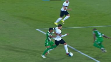 Audios del VAR revelan qué pasó con el gol anulado a Sanguinetti ante Nacional