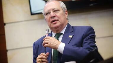 IVÁN NAME ABRIL