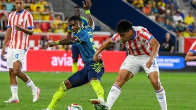  Yáser Asprilla en partido contra Paraguay