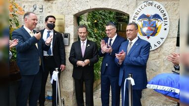 Apertura embajada