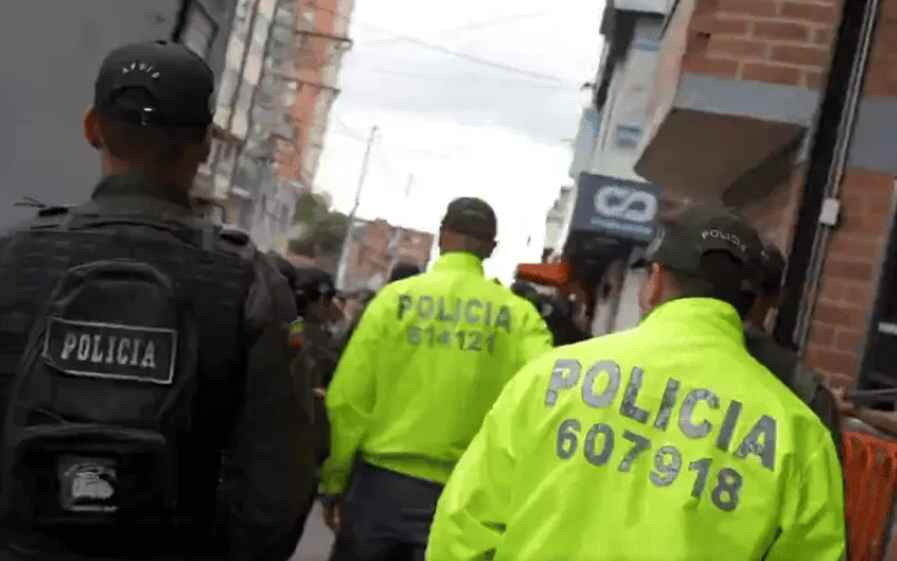 policia bogota 25
