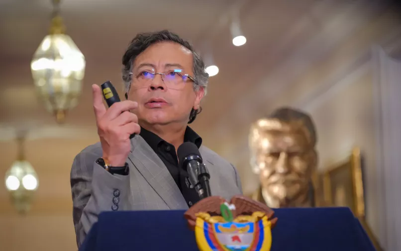 gustavo petro sobre eps