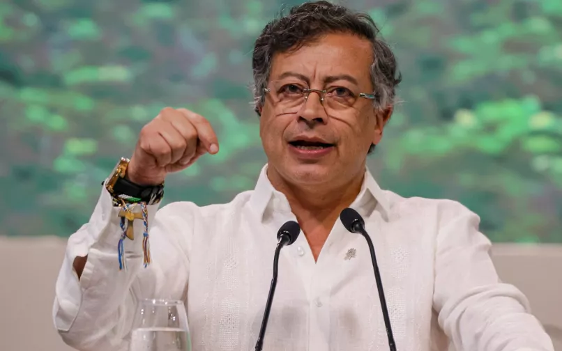 gustavo petro 1115