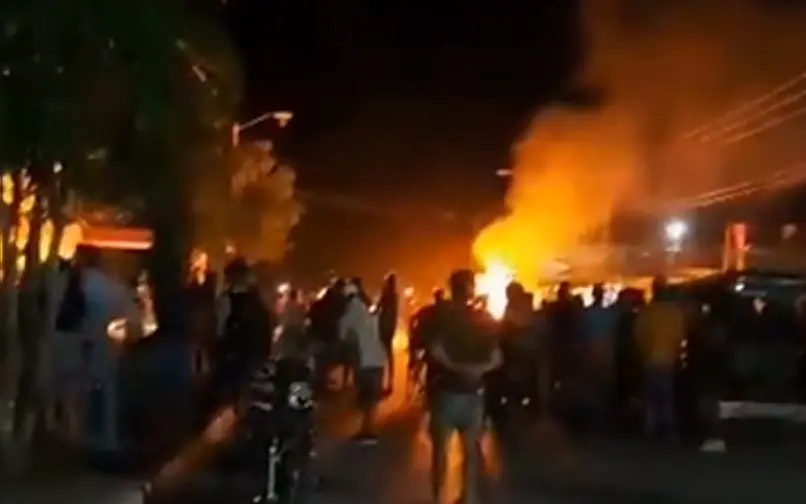 Manifestaciones en sede del Partido Comunista en Morón en Cuba