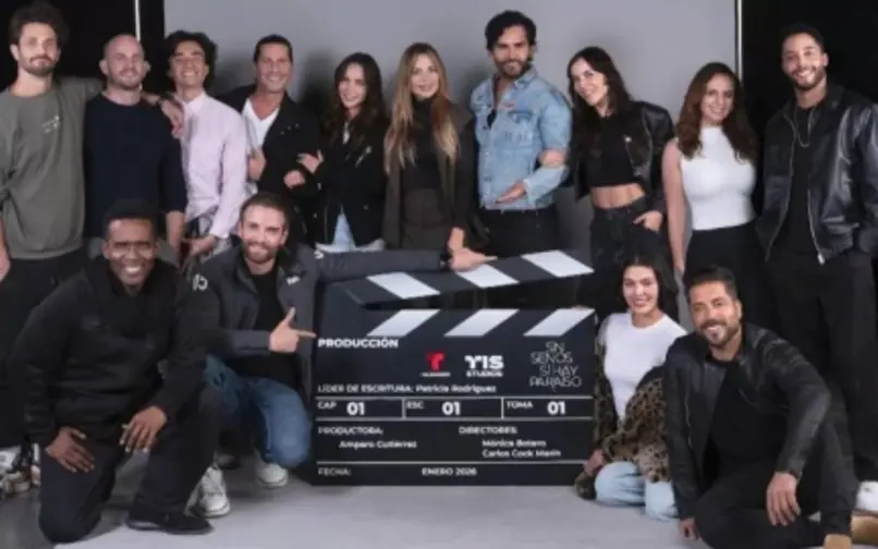 Equipo de rodaje de Sin senos sí hay paraíso 