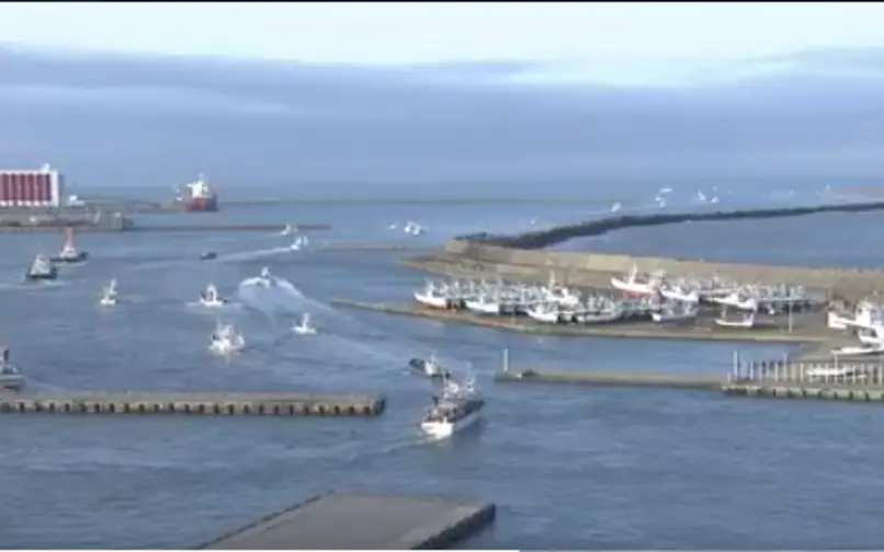 Costas de Japón tras alerta de tsunami