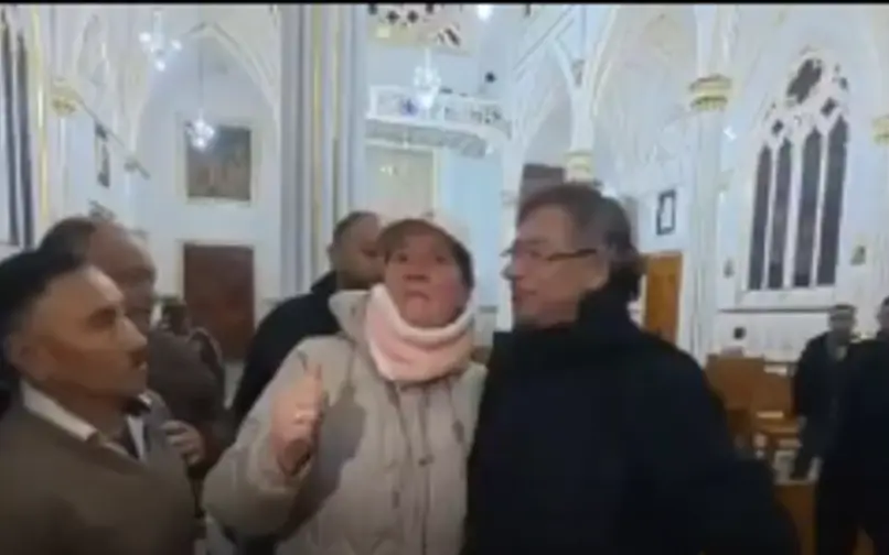 Gustavo Petro en el Santuario de Las Lajas