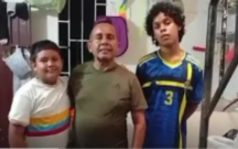 Gerardo Ochoa y sus hijos pacientes de Hemofilia
