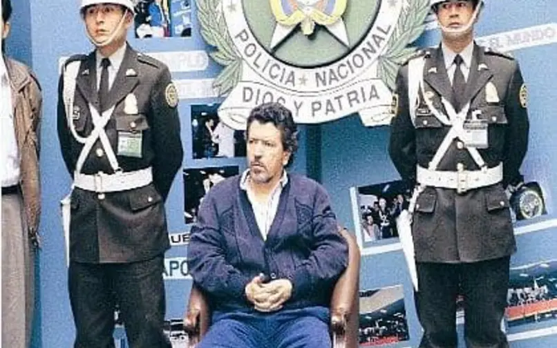 Un juez federal rechazó la solicitud de libertad compasiva presentada por Miguel Rodríguez Orejuela, quien continuará bajo custodia pese a los informes médicos sobre daño cerebral irreversible.
