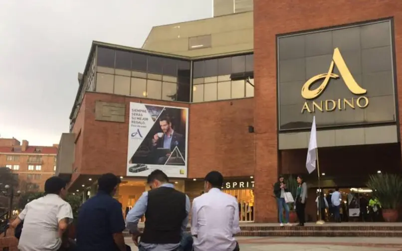 Fachada Centro Comercial Andino de nuevo en líos por caso de abogado y empresario.
