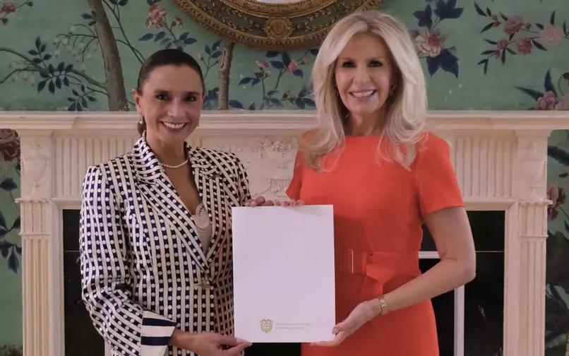 María Consuelo Araújo y Monica Crowley