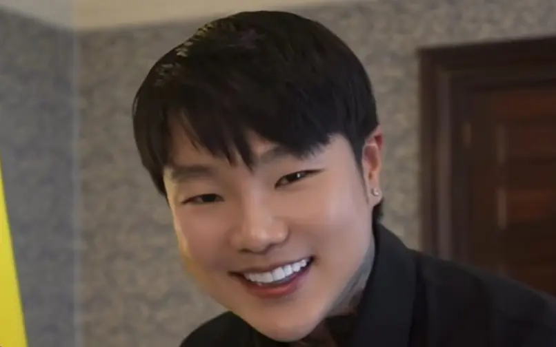 Influencer Zion Hwang 