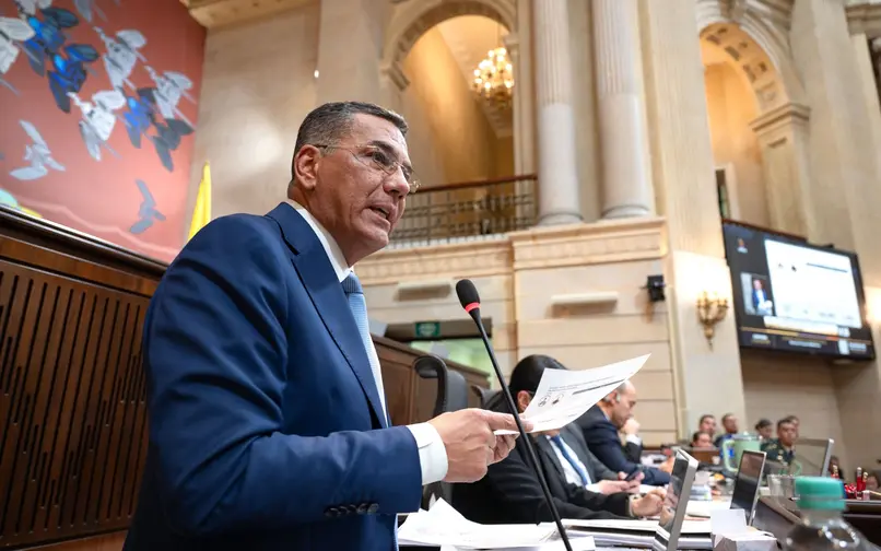 Ministro de Defensa Jorge Mora en moción de censura