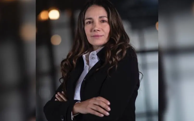 Sondra abogada